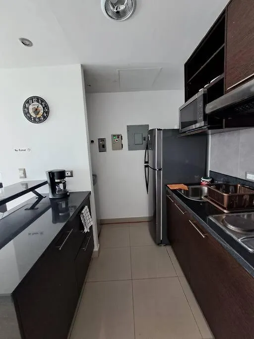 Esmeralda Suite Con Vista Ciudad/Piscina/Gym/Parqueo Guayaquil 0*,  Ecuador