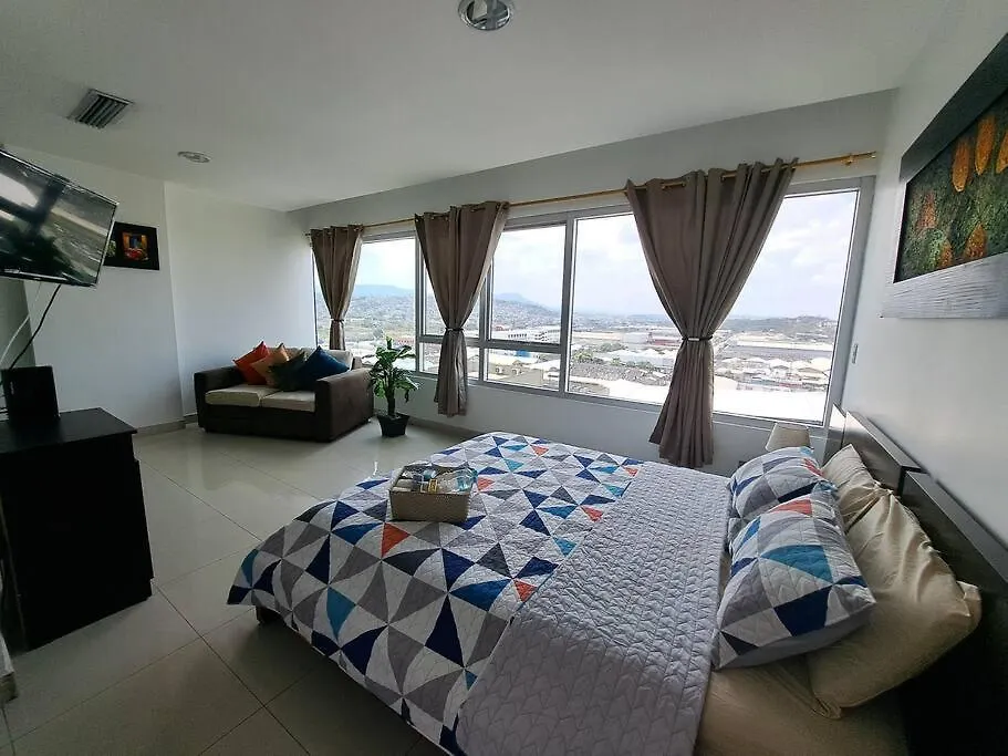 Esmeralda Suite Con Vista Ciudad/Piscina/Gym/Parqueo Guayaquil 0*,